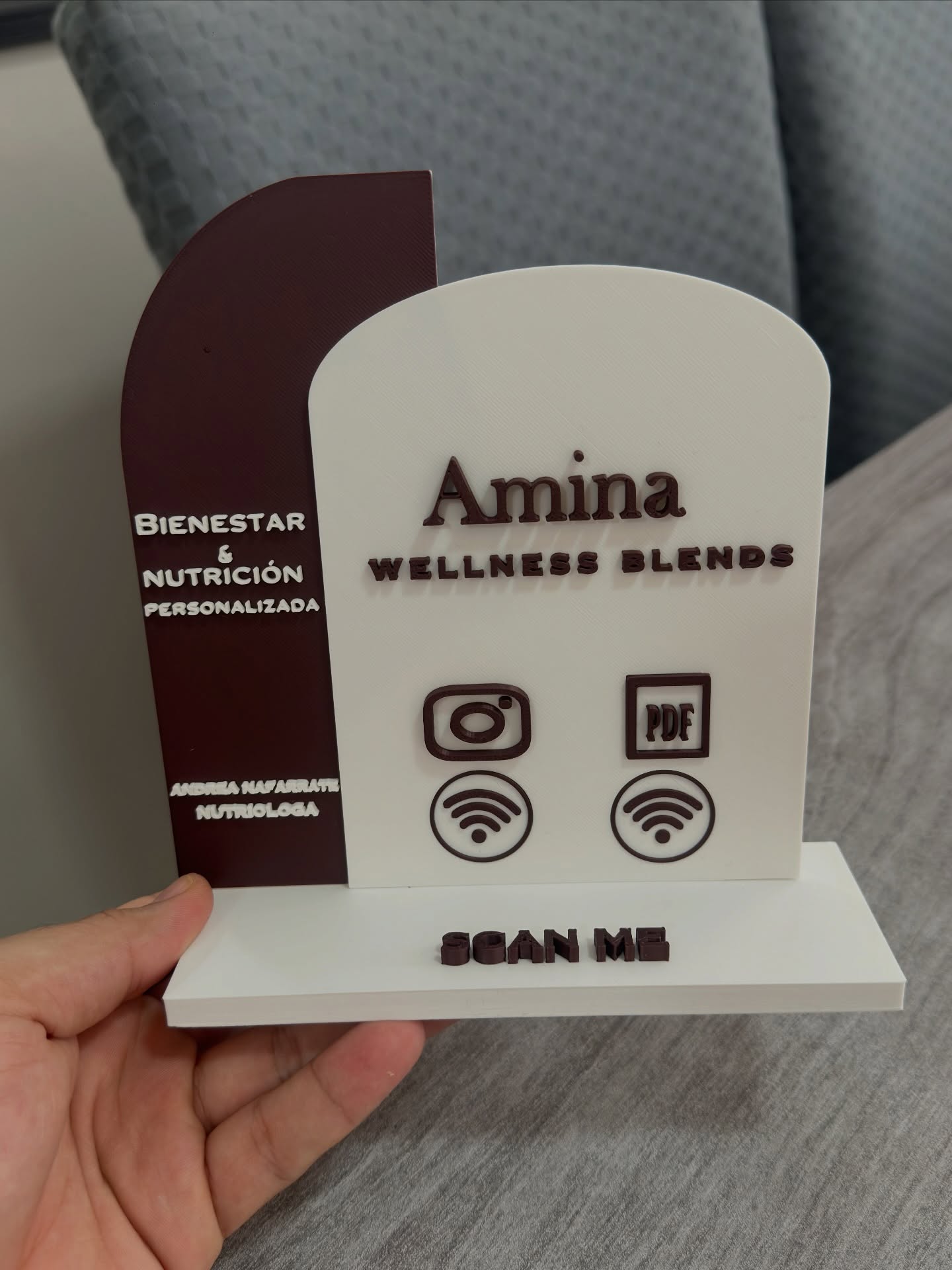 Display NFC personalizado de Amina Wellness Blends